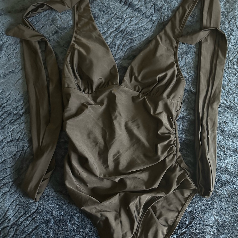 Dreamscapes Wrapped Plunge One Piece Swimsuit with Tummy Control